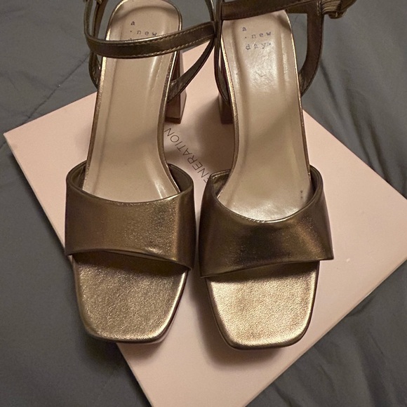 A New Day Metallic Heeled Sandals - Picture 4 of 5